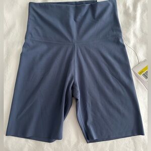 Nike Women's Yoga Bike Shorts, 7 inch inseam, size small NWT